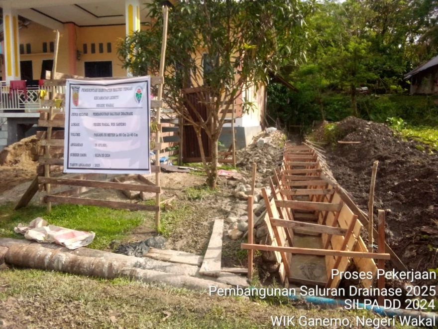 Pembangunan Drainase Sepanjang 50 Meter dengan SILPA Dana Desa 2024 Tahun Anggaran 2025 Negeri Wakal